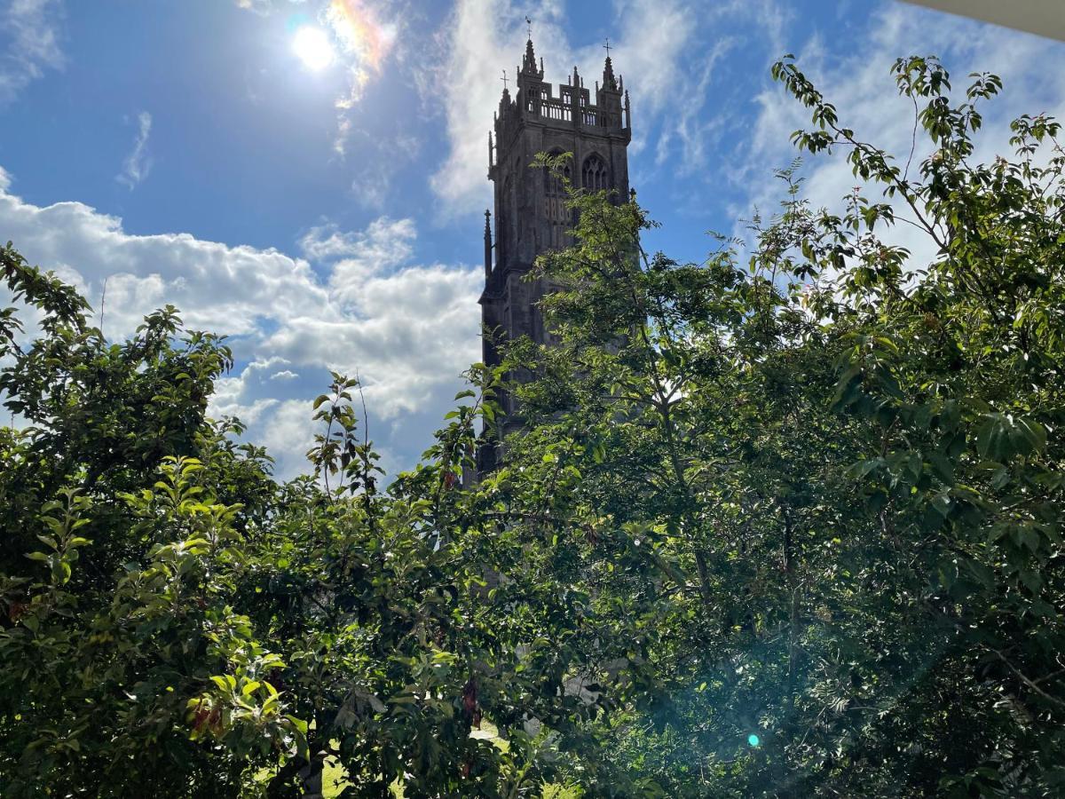 In The Heart Of Glastonbury Exteriör bild